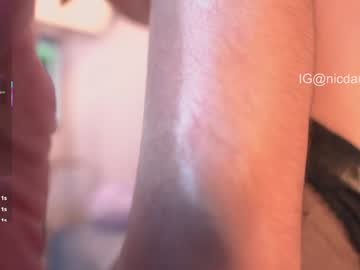 Foto porno Discutii intime cu nicdani_1 pe KUR.ro