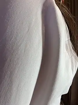 Foto porno nide-laoshi ne arata tot la camera pe KUR.ro