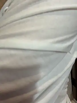 Foto porno nide-laoshi ne arata tot la camera pe KUR.ro