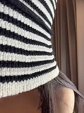 Foto porno nide-laoshi ne arata tot la camera pe KUR.ro