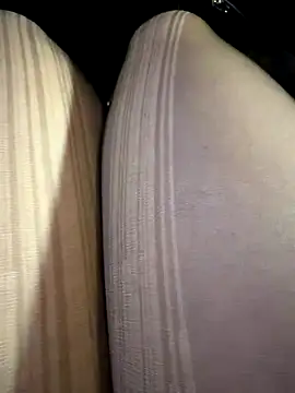 Foto porno nideanbaby ne arata tot la camera pe KUR.ro