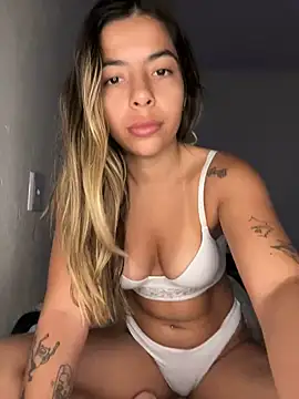 Foto porno Sex online cu ninfsexy pe KUR.ro