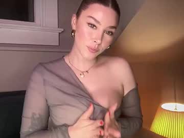 Foto porno Nebunii pe chat marca novavangogh pe KUR.ro