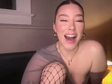 Foto porno Nebunii pe chat marca novavangogh pe KUR.ro