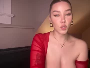Foto porno Nebunii pe chat marca novavangogh pe KUR.ro