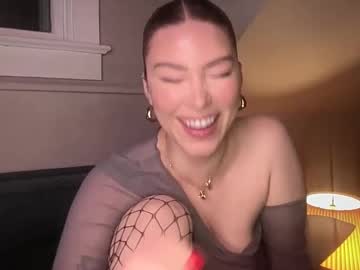 Foto porno Nebunii pe chat marca novavangogh pe KUR.ro
