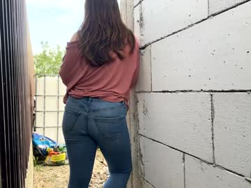 Foto porno nyconik se dezbraca la web pe Chaturbate pe KUR.ro