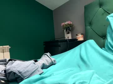 Foto porno nyconik se dezbraca la web pe Chaturbate pe KUR.ro