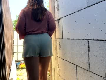Foto porno nyconik se dezbraca la web pe Chaturbate pe KUR.ro