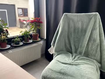 Foto porno nyconik se dezbraca la web pe Chaturbate pe KUR.ro