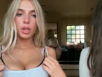 Foto porno oliviacarterrr ne arata tot la camera pe KUR.ro