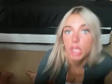 Foto porno oliviacarterrr ne arata tot la camera pe KUR.ro