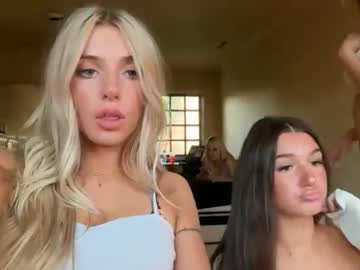 Foto porno oliviacarterrr ne arata tot la camera pe KUR.ro