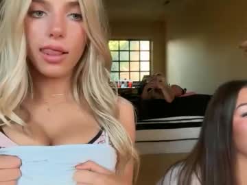 Foto porno oliviacarterrr ne arata tot la camera pe KUR.ro