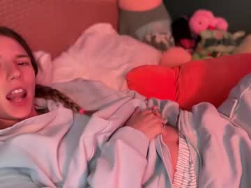Foto porno oliviahansleyy se dezbraca la web pe Chaturbate pe KUR.ro