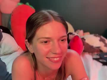 Foto porno oliviahansleyy se dezbraca la web pe Chaturbate pe KUR.ro