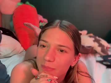 Foto porno oliviahansleyy se dezbraca la web pe Chaturbate pe KUR.ro