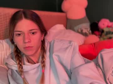 Foto porno oliviahansleyy se dezbraca la web pe Chaturbate pe KUR.ro