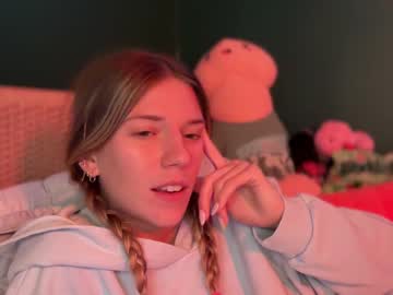Foto porno oliviahansleyy se dezbraca la web pe Chaturbate pe KUR.ro