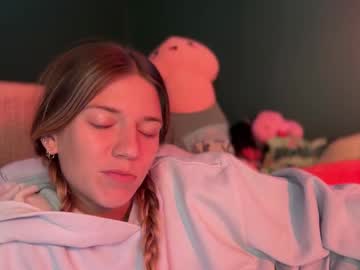 Foto porno oliviahansleyy se dezbraca la web pe Chaturbate pe KUR.ro
