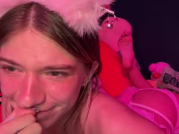Foto porno oliviahansleyy se dezbraca la web pe Chaturbate pe KUR.ro