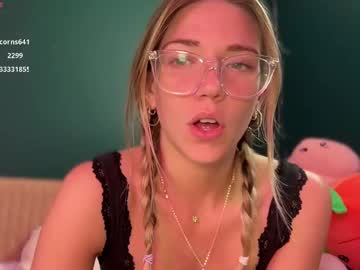 Foto porno oliviahansleyy se dezbraca la web pe Chaturbate pe KUR.ro