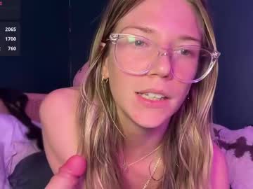Foto porno oliviahansleyy se dezbraca la web pe Chaturbate pe KUR.ro