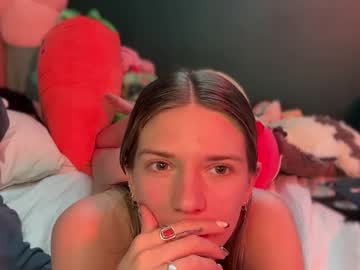 Foto porno oliviahansleyy se dezbraca la web pe Chaturbate pe KUR.ro