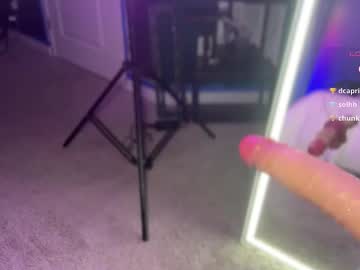 Foto porno oliviahansleyy se dezbraca la web pe Chaturbate pe KUR.ro