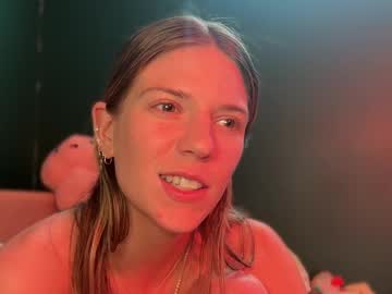 Foto porno oliviahansleyy se dezbraca la web pe Chaturbate pe KUR.ro