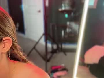 Foto porno oliviahansleyy se dezbraca la web pe Chaturbate pe KUR.ro