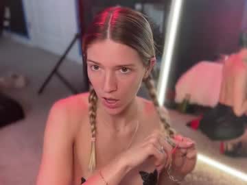 Foto porno oliviahansleyy se dezbraca la web pe Chaturbate pe KUR.ro