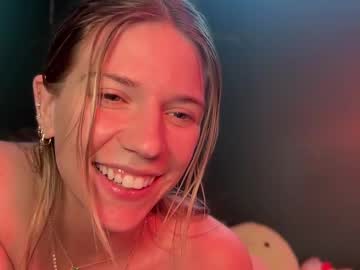 Foto porno oliviahansleyy se dezbraca la web pe Chaturbate pe KUR.ro