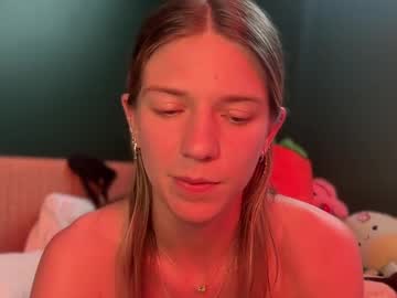 Foto porno oliviahansleyy se dezbraca la web pe Chaturbate pe KUR.ro