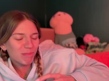 Foto porno oliviahansleyy se dezbraca la web pe Chaturbate pe KUR.ro