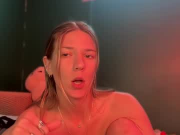 Foto porno oliviahansleyy se dezbraca la web pe Chaturbate pe KUR.ro