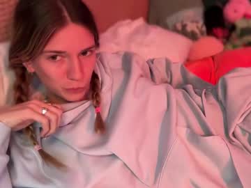 Foto porno oliviahansleyy se dezbraca la web pe Chaturbate pe KUR.ro