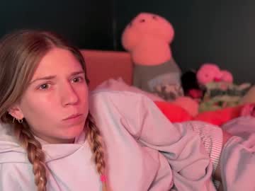 Foto porno oliviahansleyy se dezbraca la web pe Chaturbate pe KUR.ro