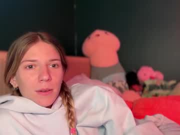 Foto porno oliviahansleyy se dezbraca la web pe Chaturbate pe KUR.ro