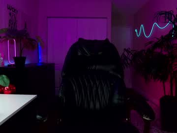 Foto porno oliviaowens se dezbraca la web pe Chaturbate pe KUR.ro