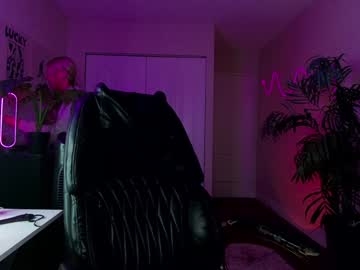 Foto porno oliviaowens ne arata tot la camera pe KUR.ro