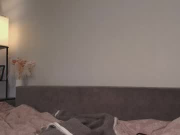 Foto porno onlykira ne arata tot la camera pe KUR.ro