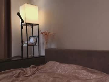 Foto porno onlykira ne arata tot la camera pe KUR.ro