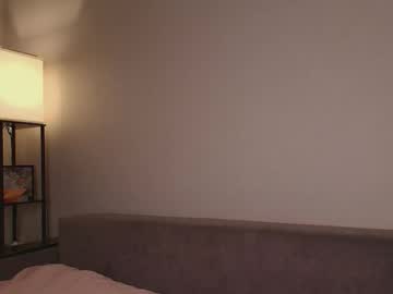 Foto porno onlykira ne arata tot la camera pe KUR.ro