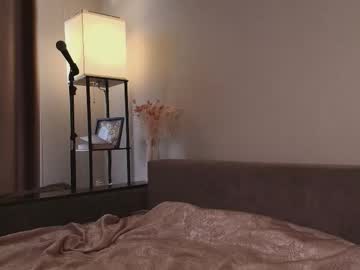 Foto porno onlykira ne arata tot la camera pe KUR.ro