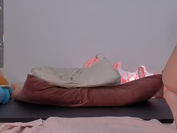 Foto porno Ce sexy este onlyxlicious_cb pe KUR.ro