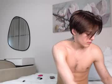 Foto porno ourroom_ se dezbraca la web pe Chaturbate pe KUR.ro