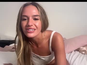 Foto porno Ce sexy este peachy_paige pe KUR.ro