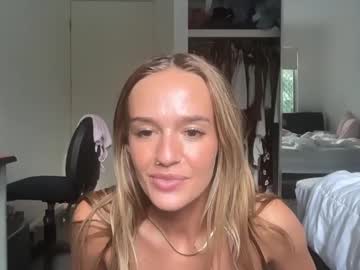 Foto porno Ce sexy este peachy_paige pe KUR.ro