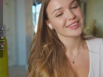 Foto porno Sex online cu peachylina pe KUR.ro